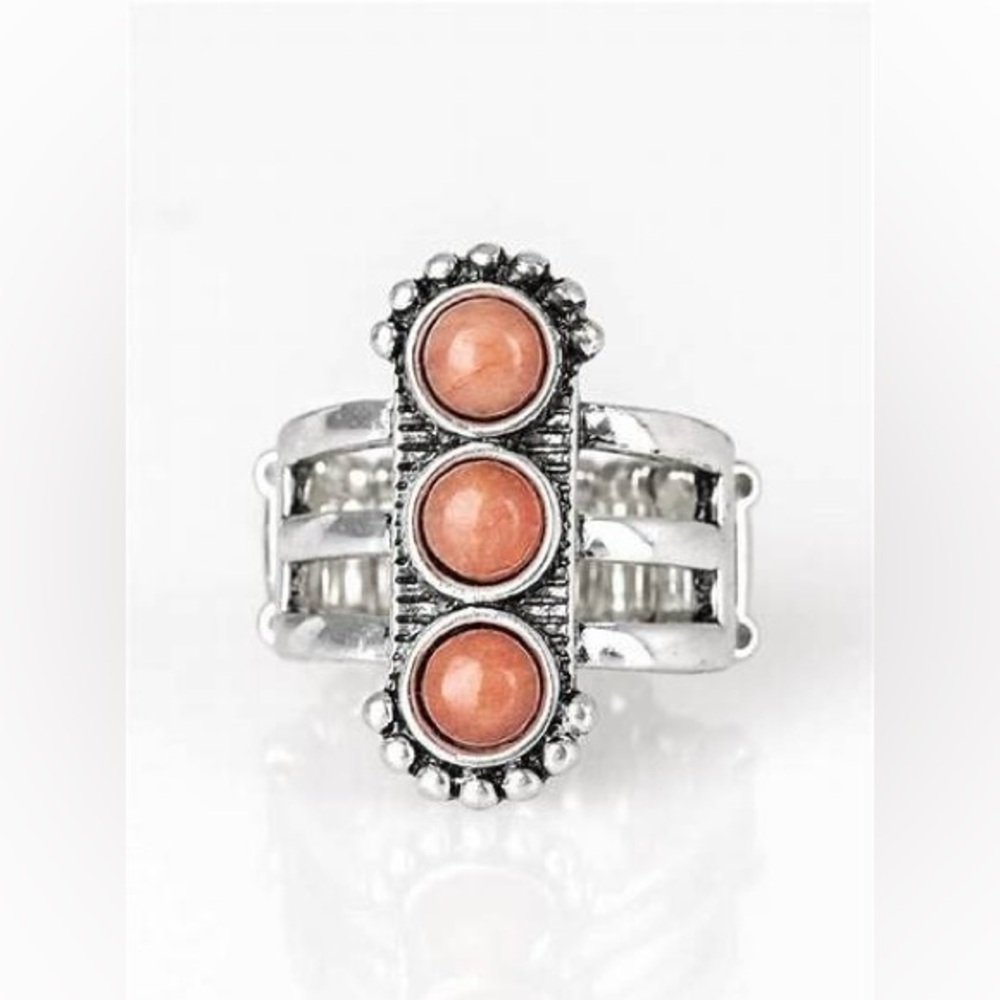 *Silver and orange trío stone ring.